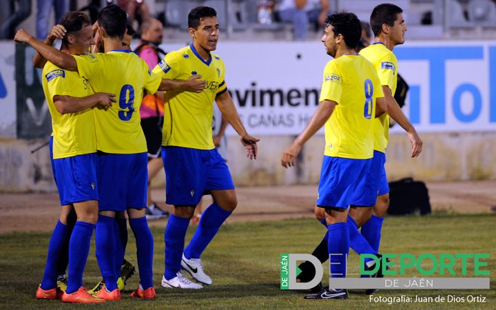 Un gol de Jona tumba al Real Jaén en Cádiz (la crónica)