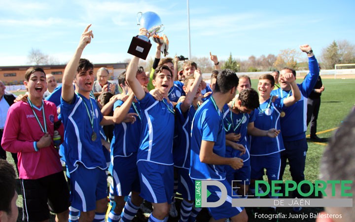 La afición en las finales del Campeonato de Andalucía de fútbol (fotogalería)