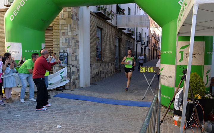 Cristóbal Valenzuela y Lourdes González se imponen en la XXVIII Milla Urbana de Torres