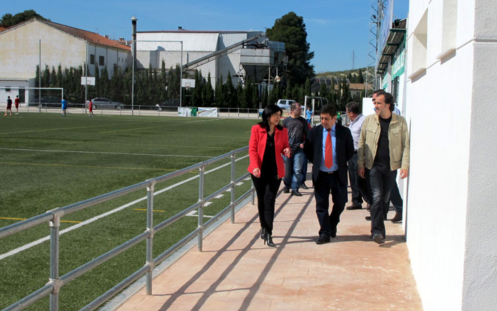 El campo de fútbol de Torredelcampo cuenta con nuevas mejoras