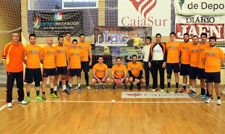 El NTAC-GAB Jaén luchó hasta el final frente al Gades sin lograr la remontada