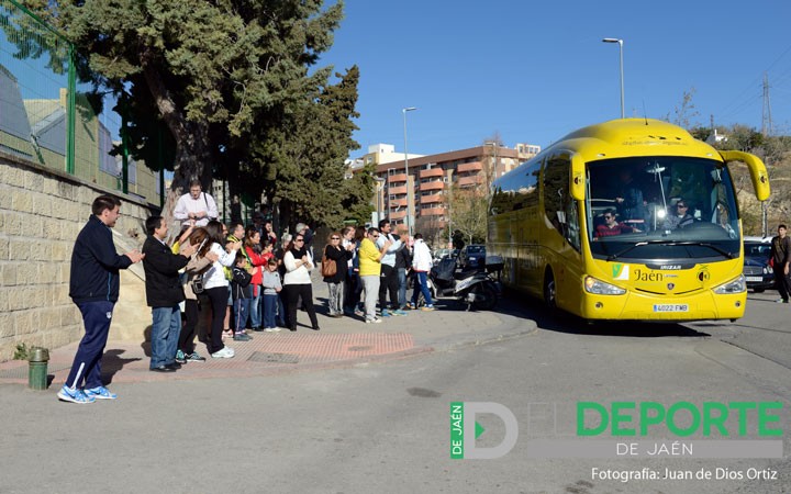 La afición recibe en La Salobreja al Jaén FS tras su viaje a Barcelona