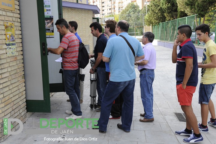 El Jaén FS planifica la venta de entradas ante un posible tercer partido el sábado