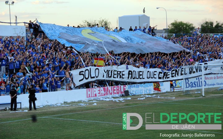 La afición en Linarejos (Linares Deportivo-CD Castellón)