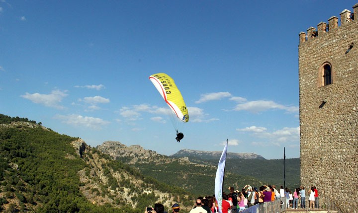 El Festival Internacional del Aire ‘El Yelmo’, aplazado a septiembre por el coronavirus