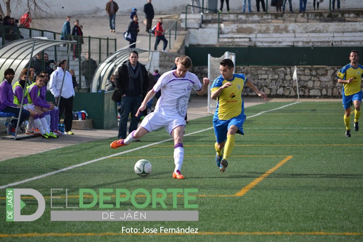 El Linares Deportivo renueva a Corpas y Chico y ficha a Gallo, de Los Villares CF