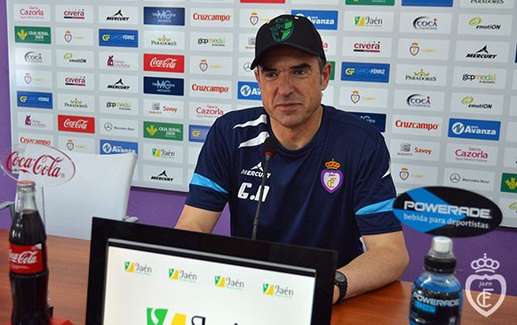 Arconada: «Se ha rejuvenecido la plantilla y eso es importante»
