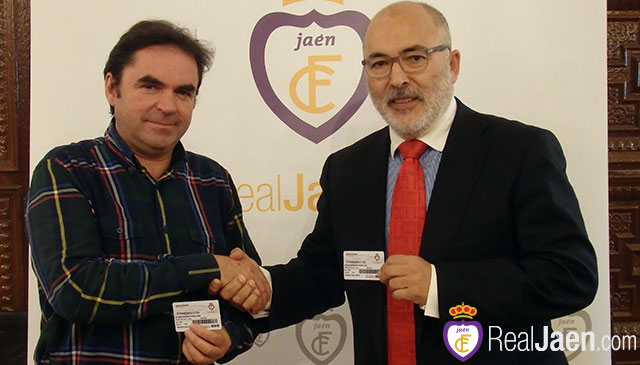 El Real Jaén sella un nuevo apoyo institucional: el Ayuntamiento de Porcuna