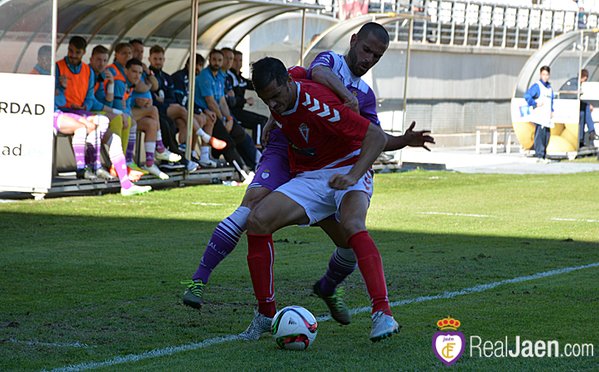 El Real Jaén cae en la casa del líder (la crónica)