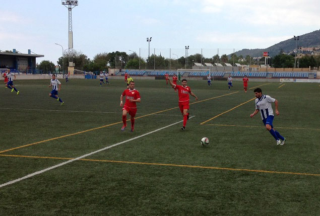 La victoria del Martos CD salva la jornada de los jiennenses (análisis de la Tercera)