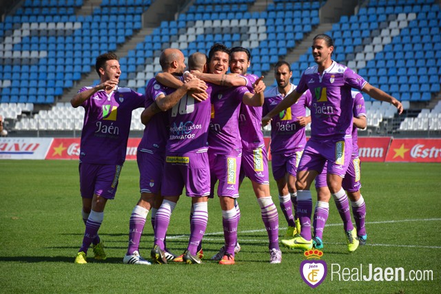 El Real Jaén consigue una rotunda victoria frente al colista