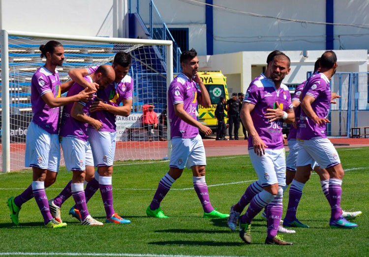 Un testarazo de Quesada da los tres puntos al Real Jaén (la crónica)