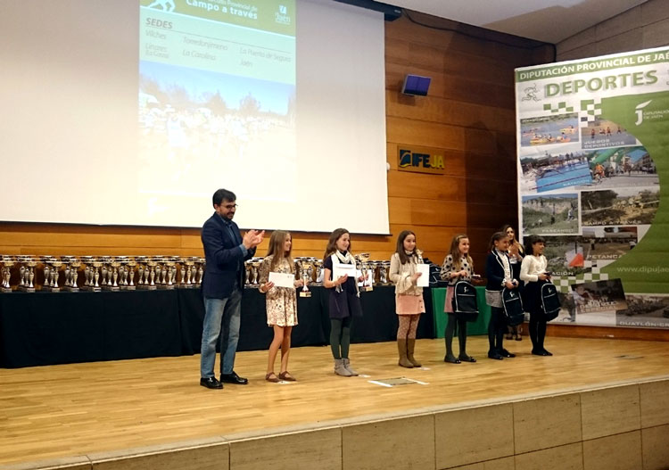 Los ganadores del Circuito Provincial de Campo a Través recibieron sus premios