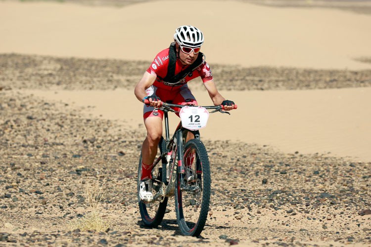 Carrasco arriesga sin éxito en la penúltima etapa de la Titan Desert