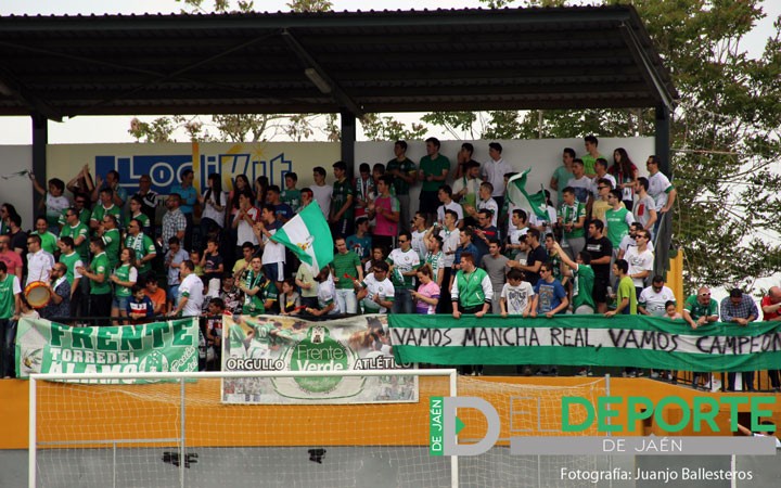 La afición en La Juventud (Atlético Mancha Real – Zamora CF)