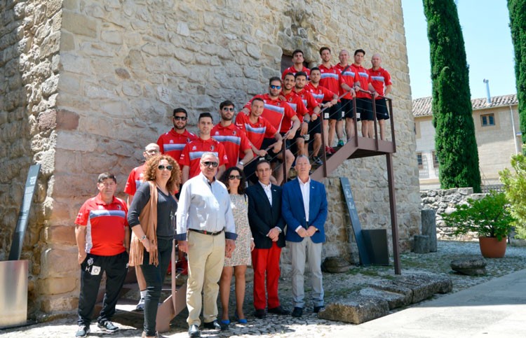 La plantilla del Jaén FS visita el municipio de Castellar