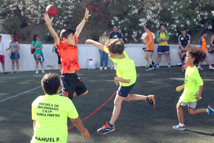 El balonmano jiennense homenajeó a Sebastián Moya