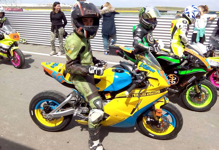 Los pilotos del Jaén Competición School cumplen en el Andaluz de minivelocidad de Coín