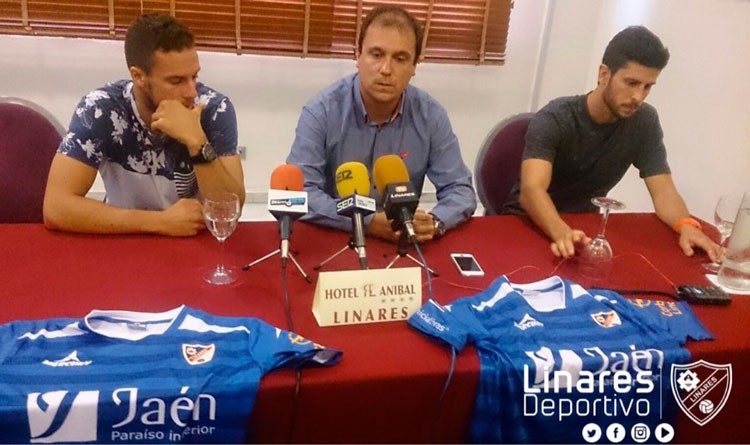 Casi y Cuerva, presentados como nuevos jugadores del Linares
