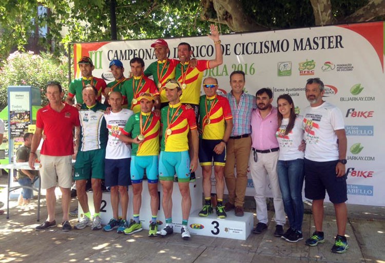 Cazorla reunió a 120 ciclistas en torno al III Campeonato Ibérico de Ruta Máster