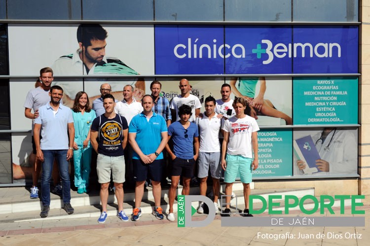 Los jugadores del Real Jaén pasan el reconocimiento médico