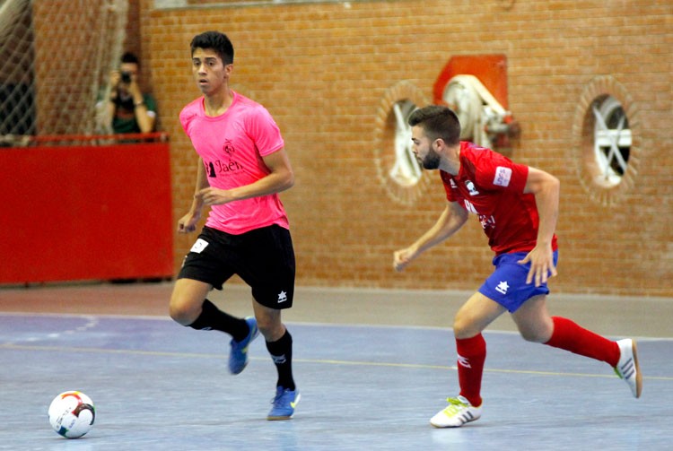 El Paraíso Interior se lleva en Mengíbar un igualado derbi amistoso