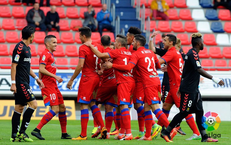 Manu del Moral anota el gol de la victoria del Numancia