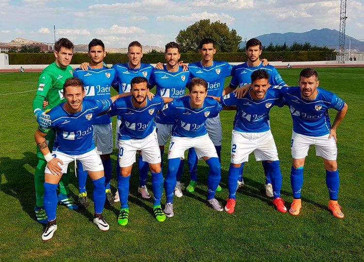 El Jumilla corta la racha del Linares con un tempranero y definitivo gol