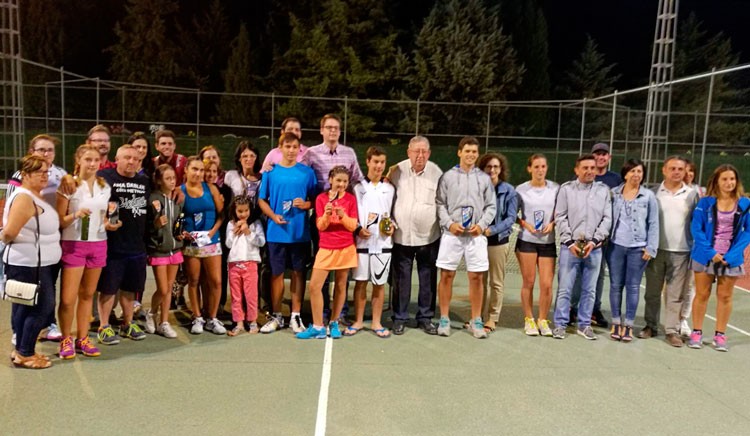 Jorge Poyatos y Clara Gándara se imponen en el Trofeo Alcaldesa de Úbeda de tenis