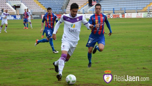 El Real Jaén empata en el campo del Extremadura UD