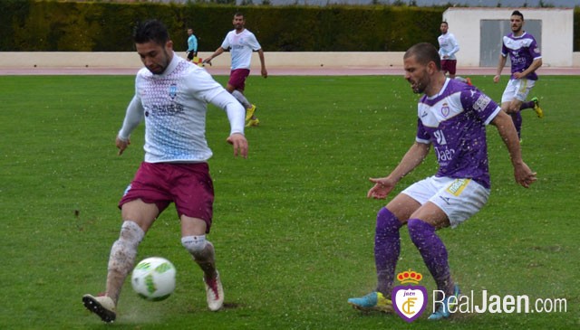 El Real Jaén despide el año con una derrota en Jumilla