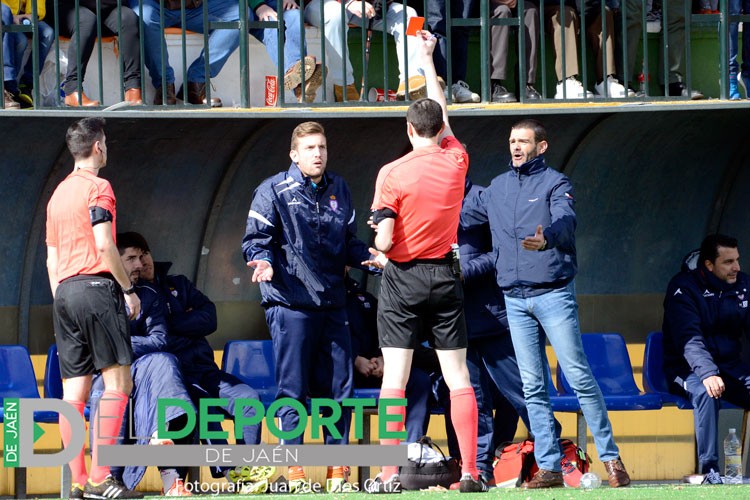Carmona y Adri, cuatro y tres partidos respectivamente de sanción