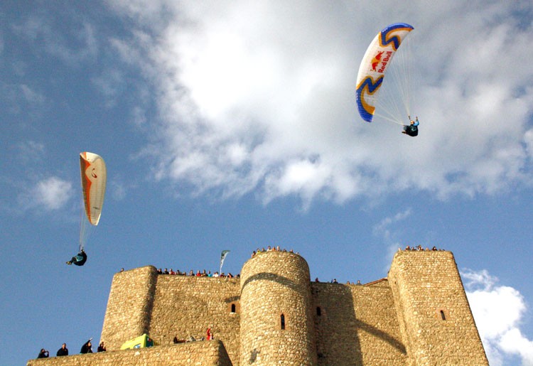 El XVIII Festival Internacional del Aire ‘El Yelmo’ se celebrará entre el 2 y el 4 de junio