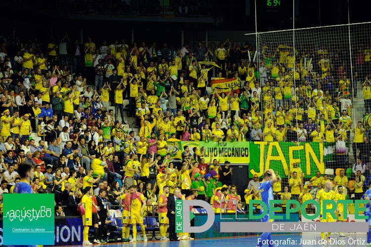 La afición en el Quijote Arena (Jaén Paraíso Interior – Peñíscola)