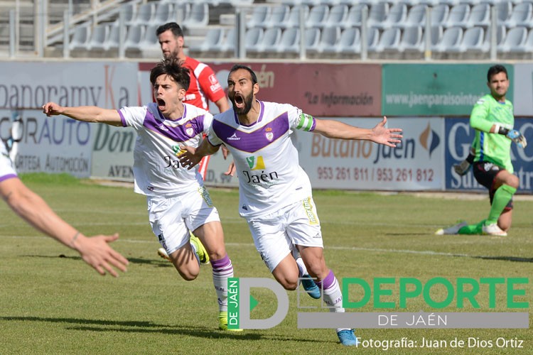 El Real Jaén acierta contra el San Fernando y logra tres puntos valiosos