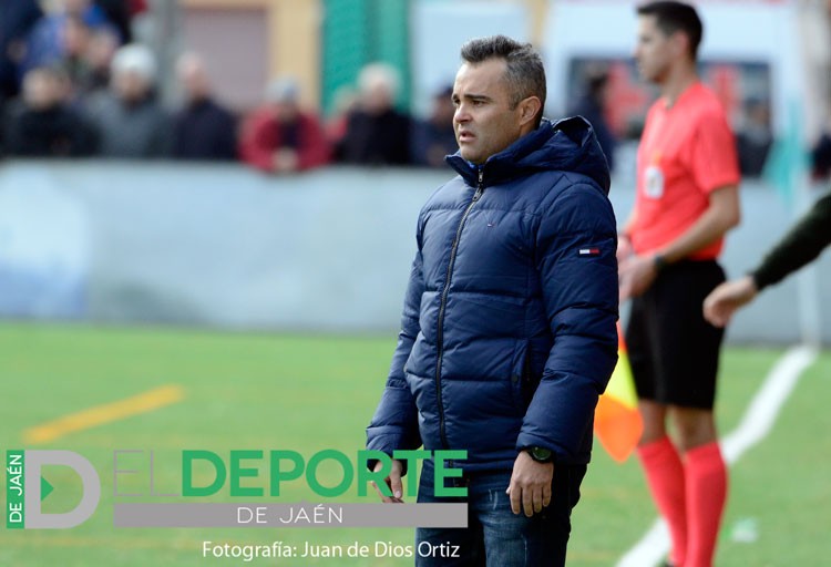 Juan Arsenal renueva como entrenador del Linares Deportivo hasta 2020