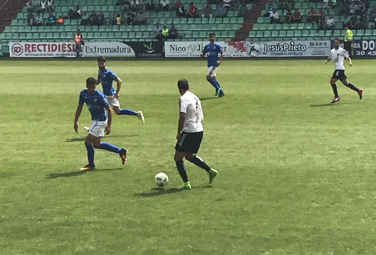 Derrota por la mínima del Linares en el Estadio Romano de Mérida