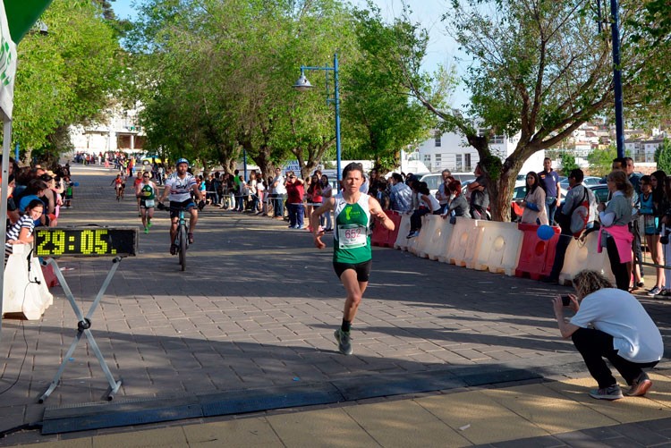 Jesús Gómez y Lola Chiclana vencen en la X Carrera Popular del Mortero de Vilches