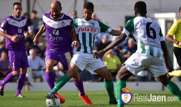 El Real Jaén sufre un serio tropiezo ante el Sanluqueño