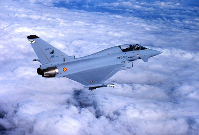 La exhibición acrobática de un caza Eurofighter clausurará el XVIII Festival Internacional del Aire ‘El Yelmo’