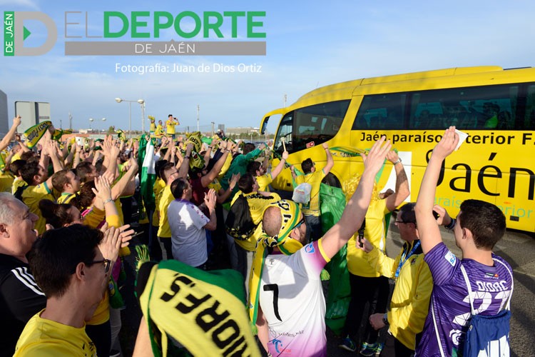 Diputación y Ayuntamiento colaboran en el desplazamiento de la Marea Amarilla a la Copa de España