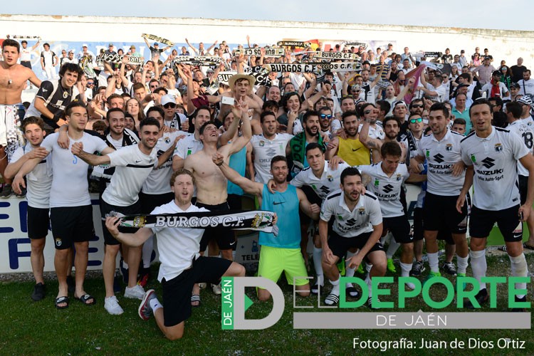 La afición en Linarejos (Linares Deportivo – Burgos CF)