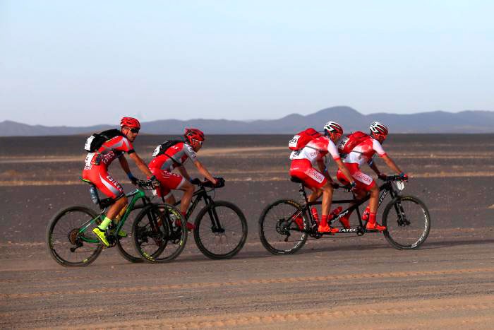 José Luis Carrasco se lleva la quinta etapa de la Titan Desert