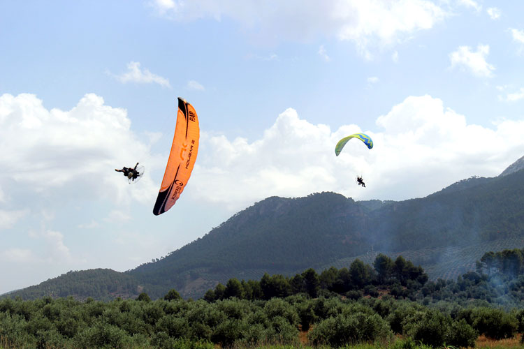 Finaliza un multitudinario Festival Internacional del Aire ‘El Yelmo’