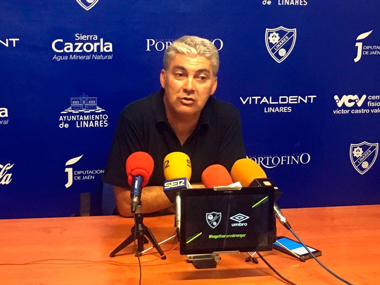 Aguado: «La planificación (de Ferrando) me parece esperpéntica»