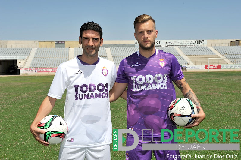 El Real Jaén presenta sus camisetas con el lema ‘Todos Sumamos’