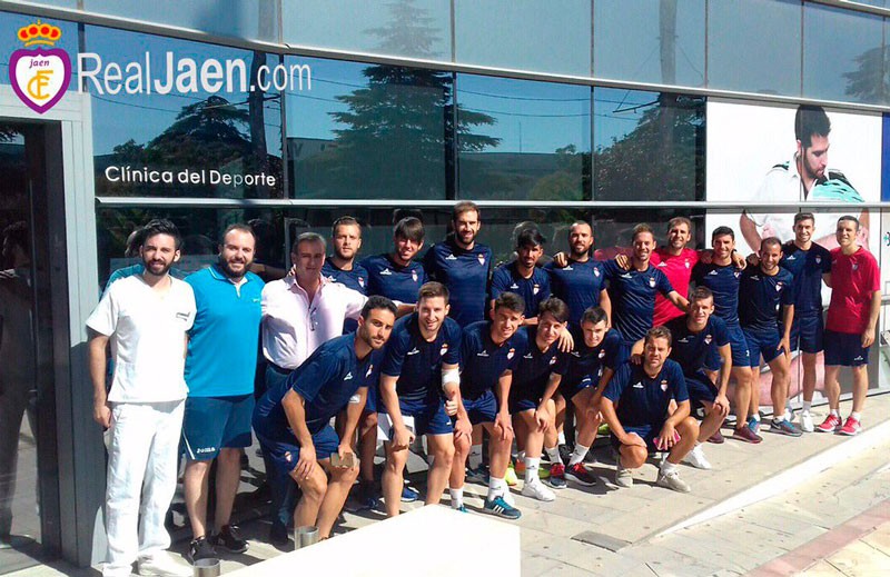 Los jugadores del Real Jaén pasan el reconocimiento médico