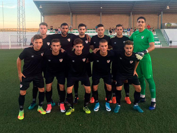 Victoria del Linares Deportivo en la cancha del Villargordo