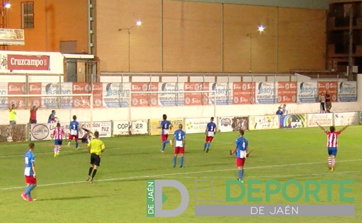 Un buen Torredonjimeno consigue un meritorio empate frente al CF Motril