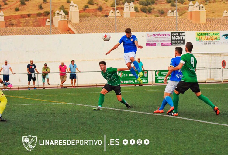 El Linares Deportivo roza la victoria ante el Huétor Vega
